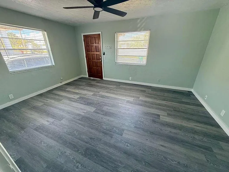 140 Frazar Rd — Photo 18