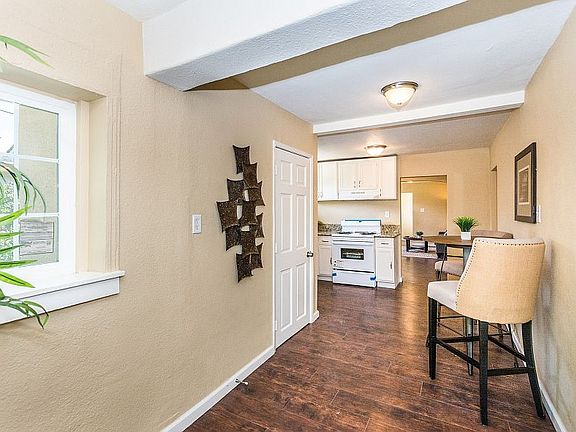 5th image of 2677 Hall Ave