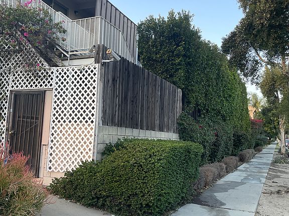 3rd image of 1019 E California Ave APT 1