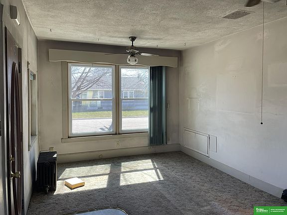 3rd image of 805 N Hancock St