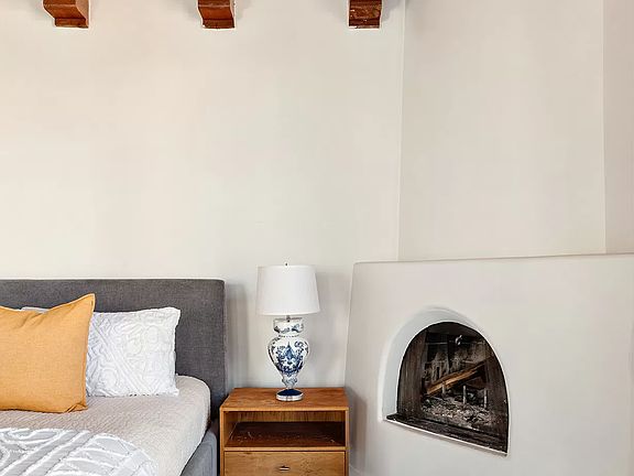 4th image of 521 W 47th St Penthouse B