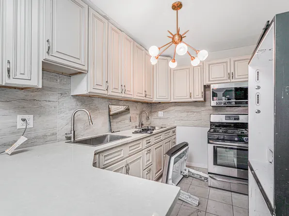 1740 East 13th Street image 6 of 24