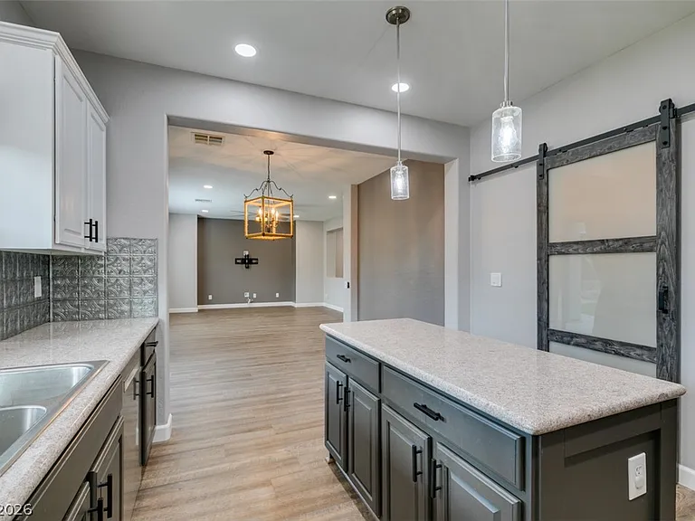 1129 Emanuel St — Photo 25