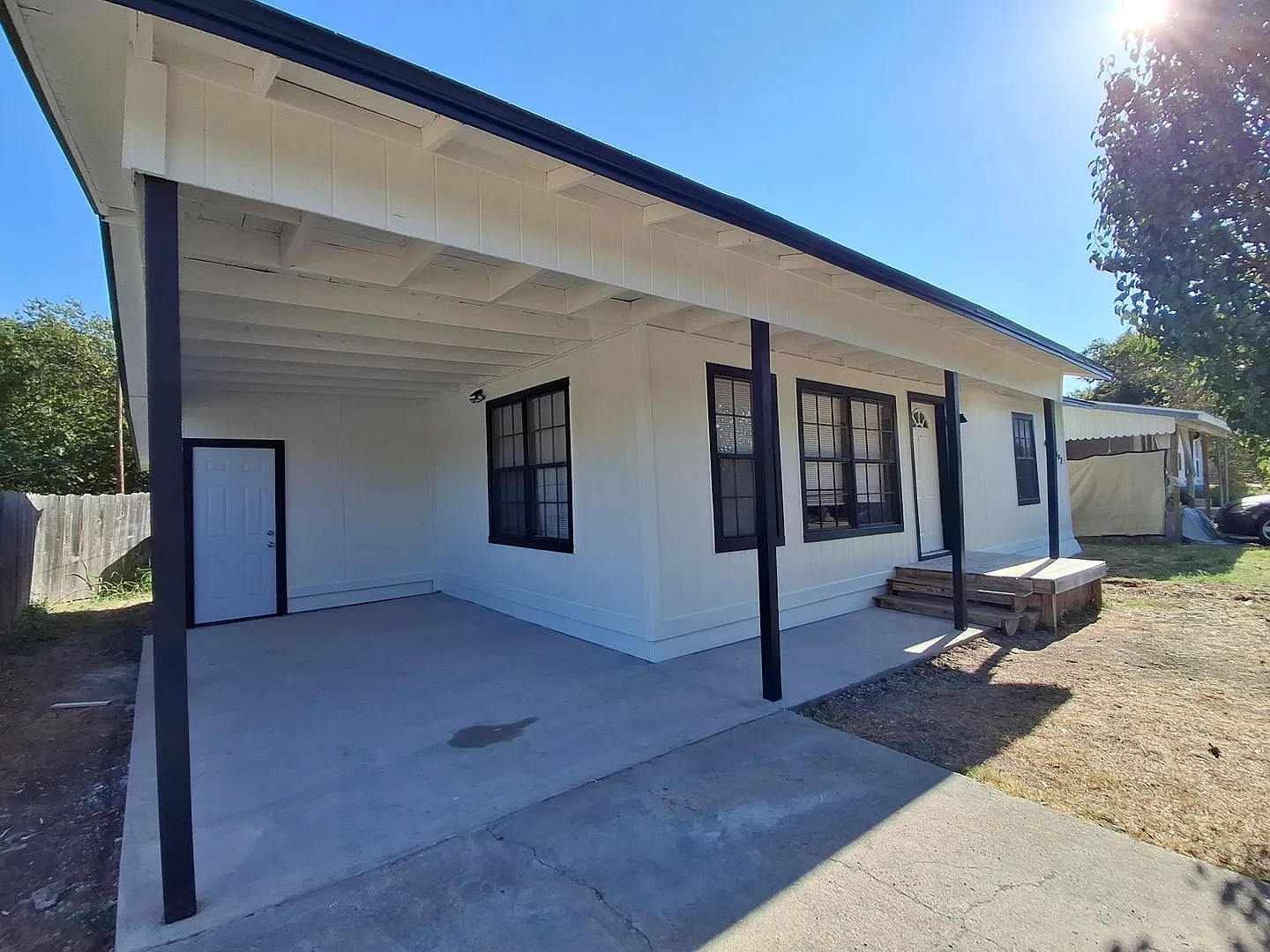 3-Bedroom Home with Large Yard Close to Schools! — Photo 3