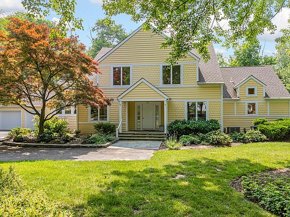 2nd image of 21 Andrews Ln
