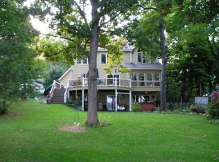 2703 S Browns Lake Dr, Burlington, WI 53105