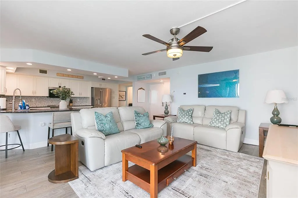 2 bed, 2.0 bath, 1320 sqft, $3,300 — Photo 4