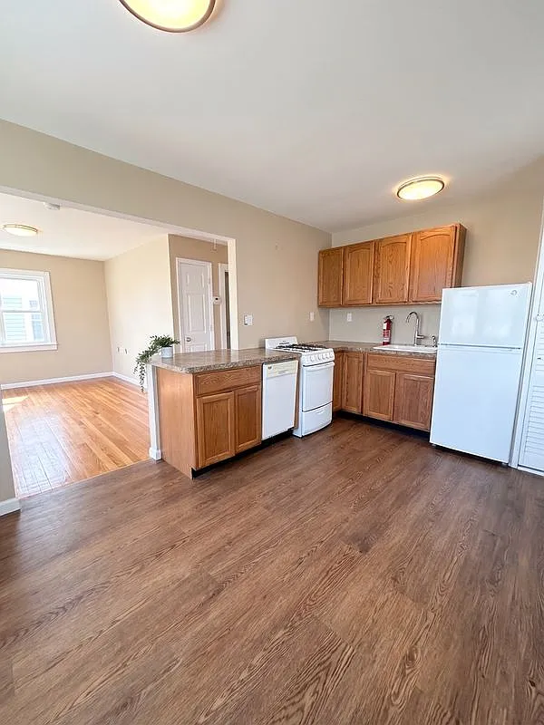 2 bed, 1.0 bath, 650 sqft, $2,550 — Photo 3