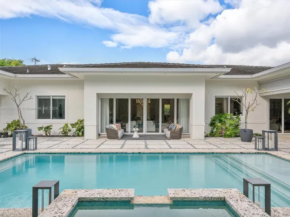 6900 SW 90th St, Pinecrest, FL 33156