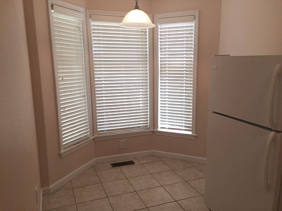 2nd image of 106 Alexandra Ct