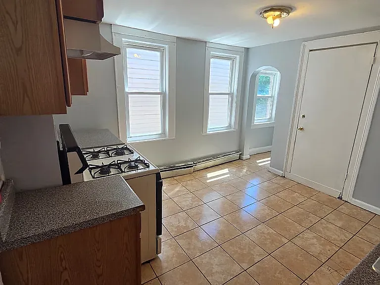 158 Parker St #2A — Photo 3