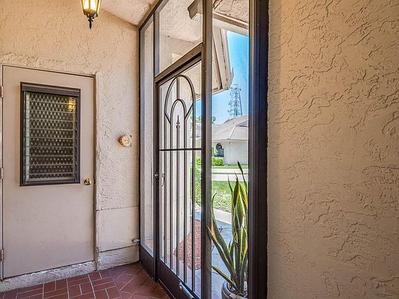 3rd image of 10996 Stafford Cir S