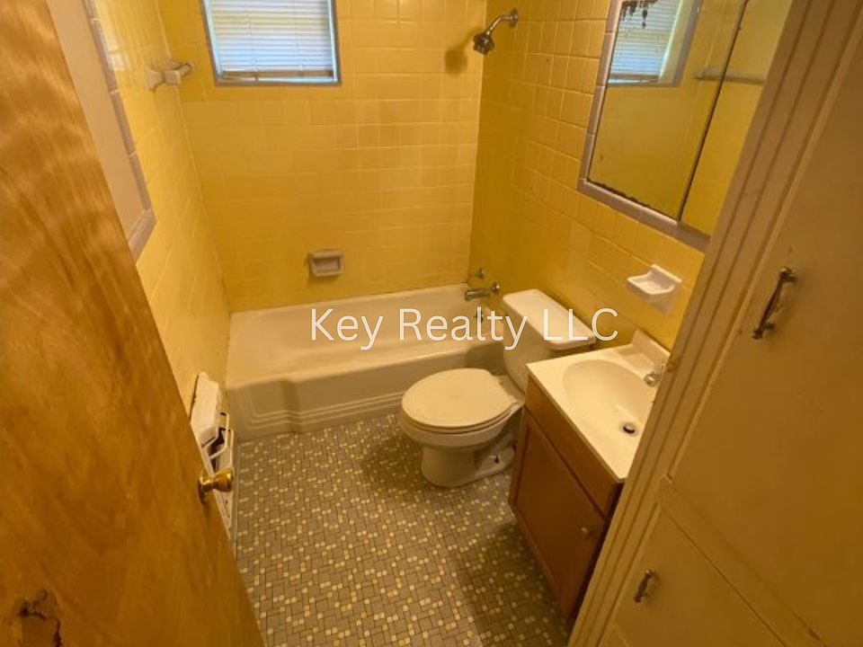 2nd image of 1715 Rosalie St