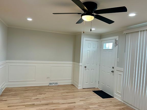 3rd image of 6755 S Bell Ave