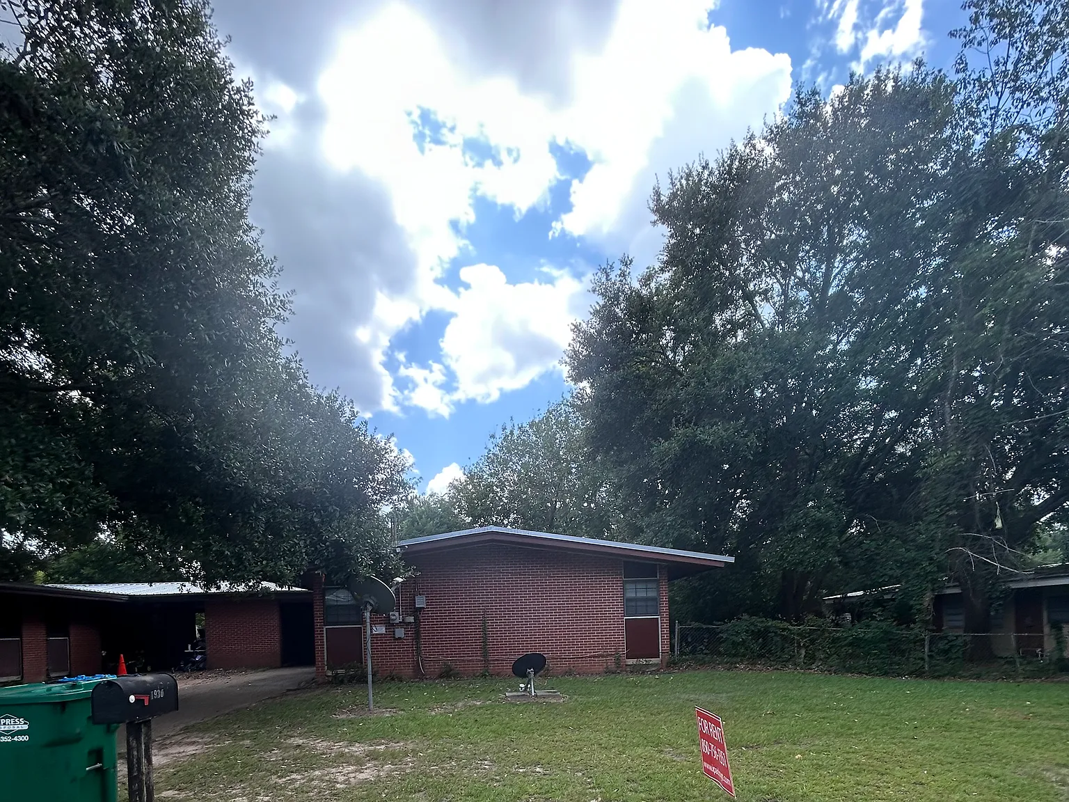 3 bed, 1232 sqft, $950 — Photo 1