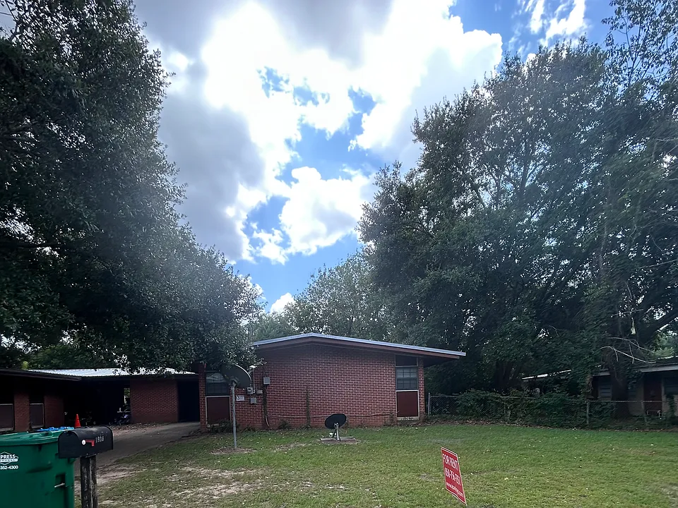 1930 S Skylane Dr