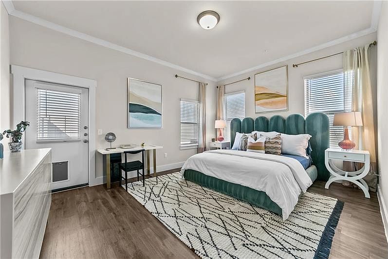 1st image of 1320 Acacia