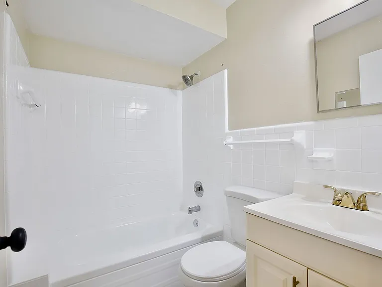 365 E Marvin Ave — Photo 13
