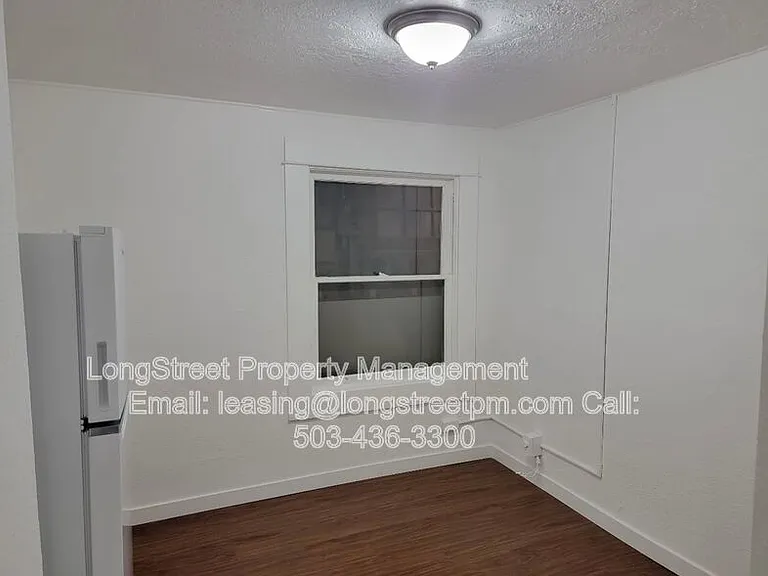 205 NW Kings Blvd #2 — Photo 8