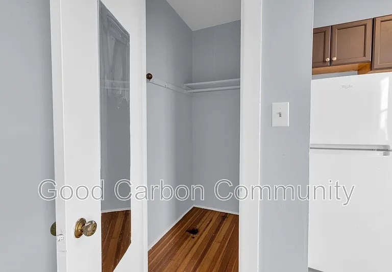 131 Allen St #15 — Photo 6