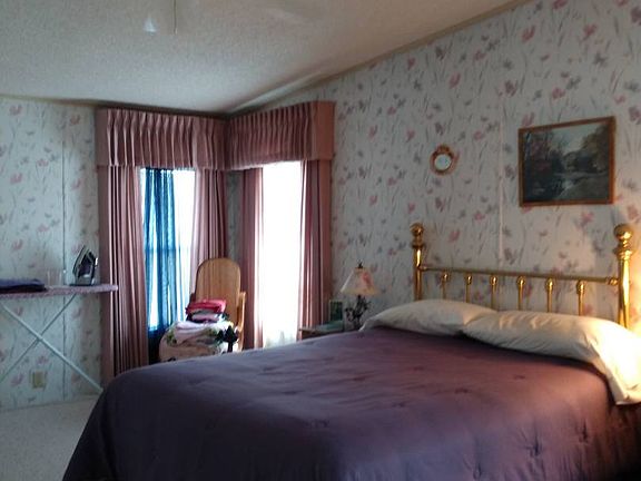3rd image of 15 Country Meadows Blvd