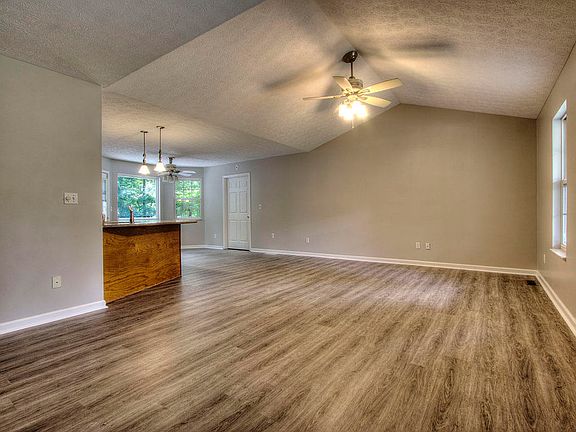2nd image of 1577 Forest Heights Cir