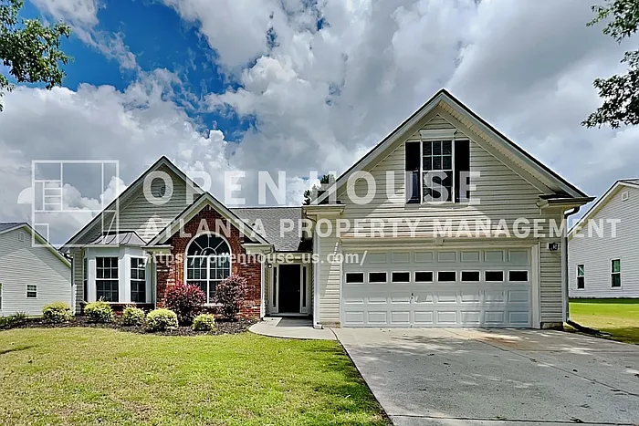 3 bed, 2.0 bath, 2568 sqft, $2,550 — Photo 1