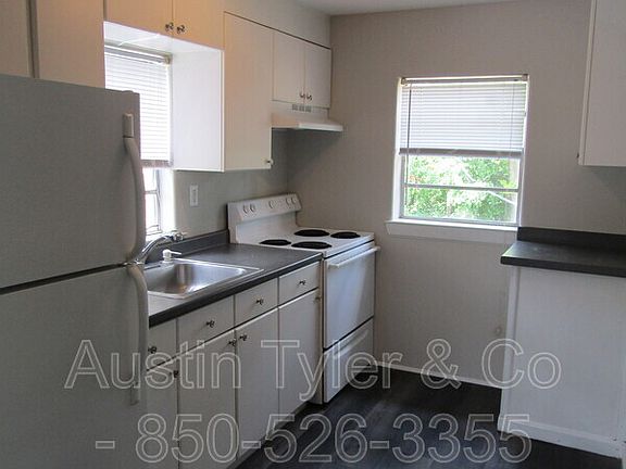 3rd image of 2983 Smith St #B