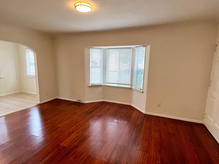 505 Edgewood St — Photo 11