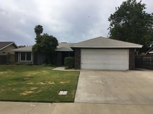 703 Mike Ln, Lemoore, CA 93245