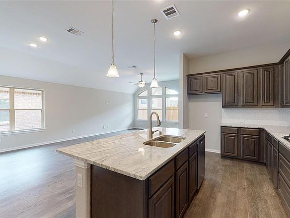 4th image of 5125 Sangria Dr