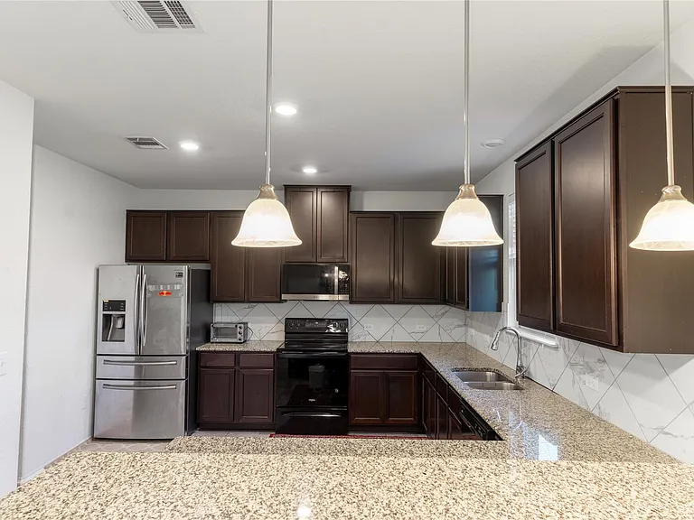 606 Screech Owl Dr — Photo 21