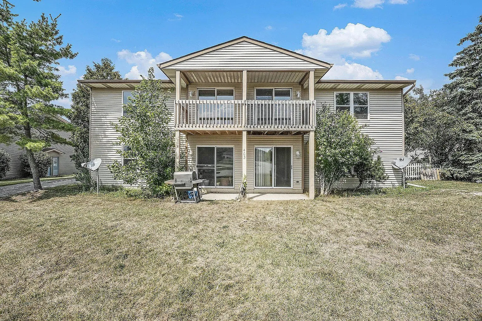 Charming 2 Bed/1 Bath Unit in Holland, MI - $1500/mo — Photo 1