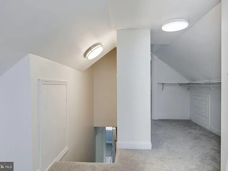 6823 Barrett Rd — Photo 21