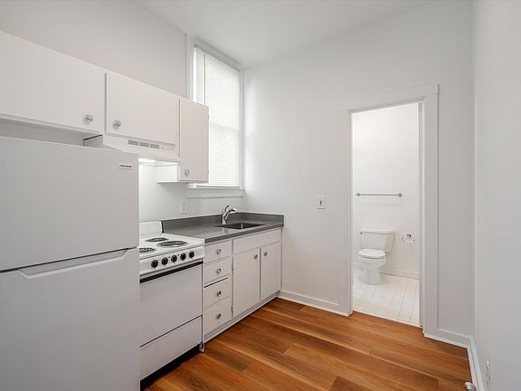 4th image of 1364 Grove St #3