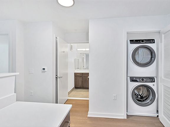 3rd image of 3910 Knowles Ave #877087637