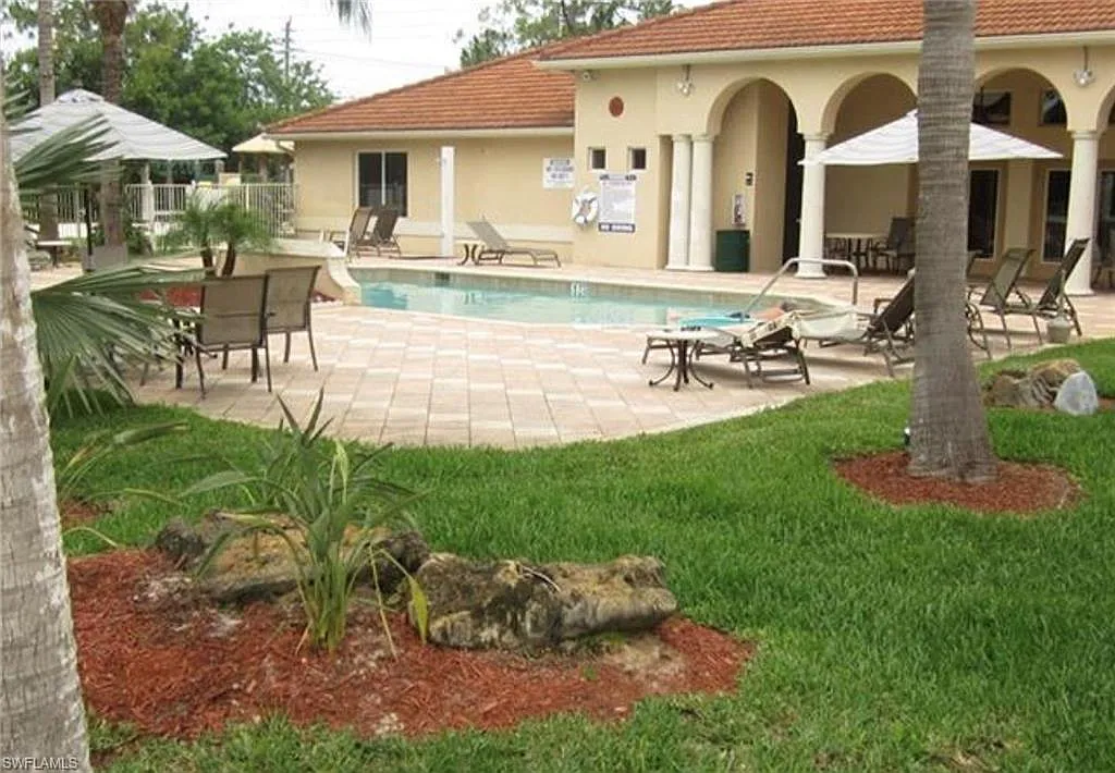 2 bed, 2.0 bath, 1000 sqft, $1,600 — Photo 2