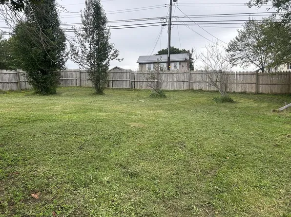 126 N 1st St, Shippenville, PA 16254