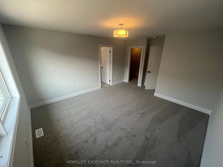 974 Crowsnest Holw — Photo 24