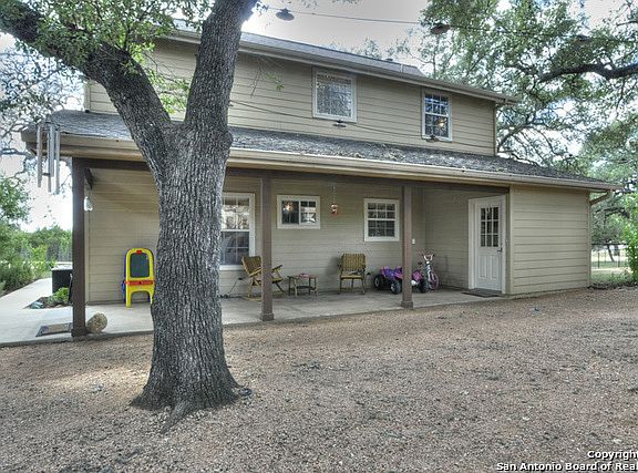 5th image of 400 Saddle Horn Dr