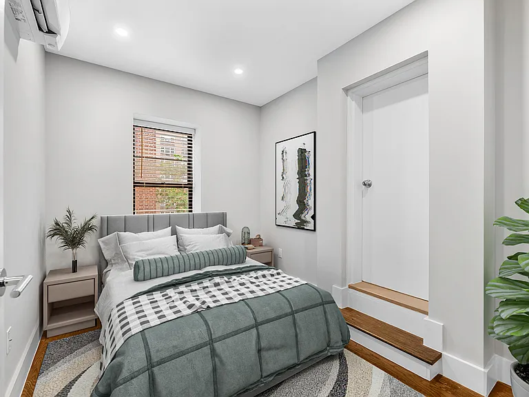 153 E 26th St #5B — Photo 5