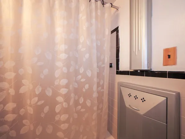 139 East 33rd Street image 14 of 22