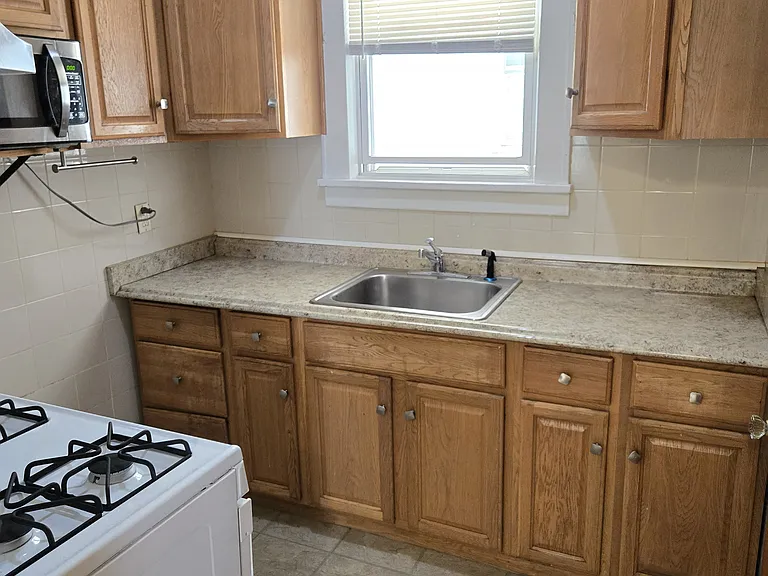 221 Hayward Pl #1 — Photo 4