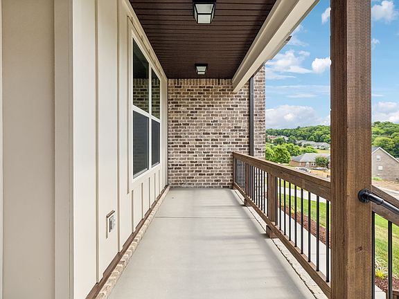 2nd image of 642 Shetland Dr