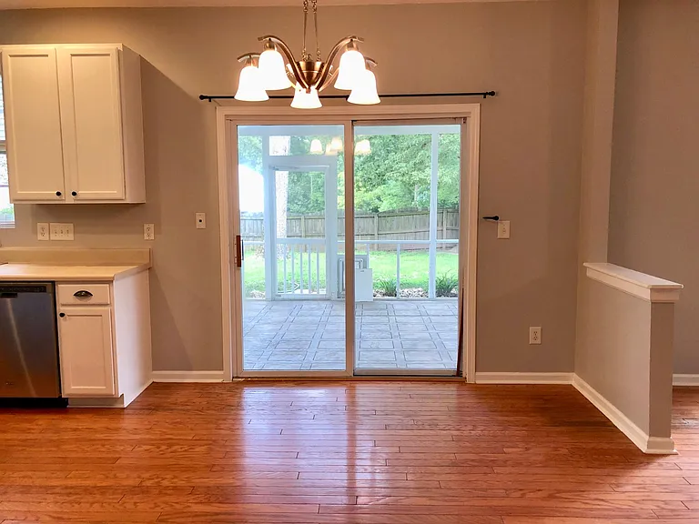 1004 Holly Meadow Dr — Photo 15