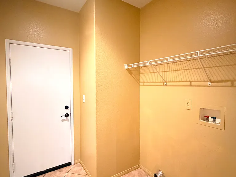 1884 Pinnacle Way — Photo 35