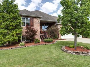 1913 S Cobblestone Dr, Springfield, MO 65809