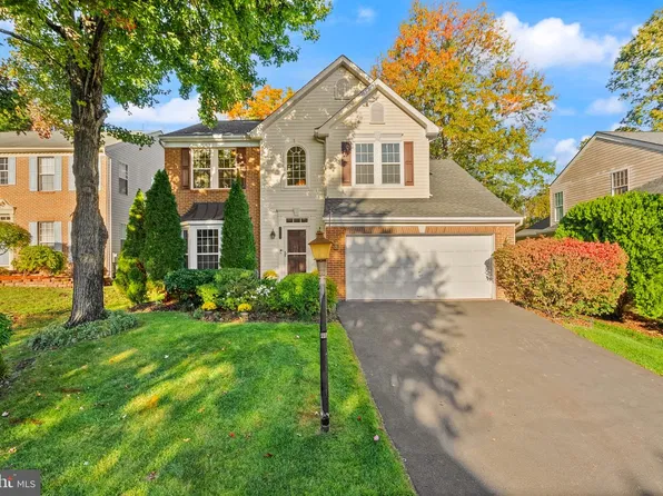 7312 Hollyford Ln, Alexandria, VA 22315