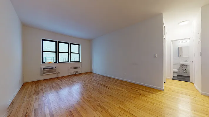 Rented by Bond New York | media 1