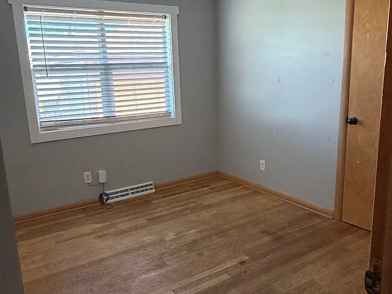 1930 Floraview Dr — Photo 7
